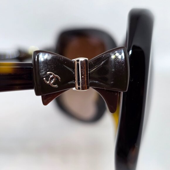 Chanel Acetate Bow CC Sunglasses — Model 5171, Tortoise / Brown Gradient main image 10